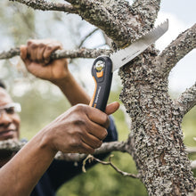 Load image into Gallery viewer, Fiskars SW68 150mm 8&quot; Folding Pruning Saw JM1554