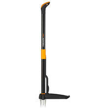 Load image into Gallery viewer, Fiskars Xact™ 4-Prong Ejection Aluminium Weed Puller JM1523
