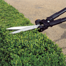 Load image into Gallery viewer, Fiskars PowerLever™ GS53 Multifunction Grass and Hedge Shear JM1522