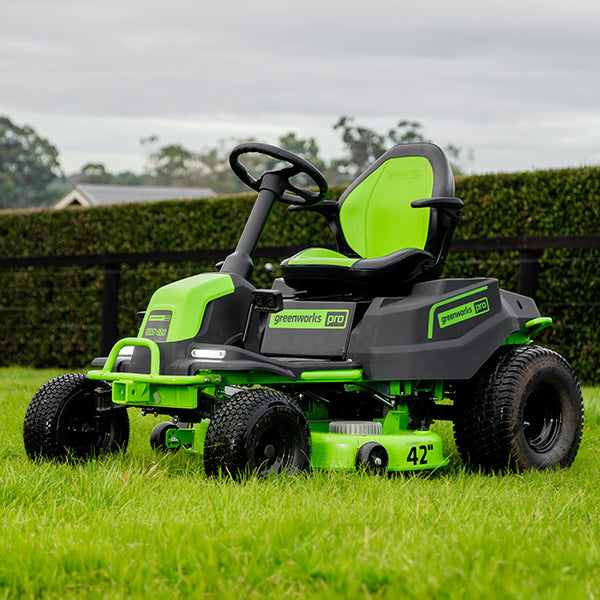 GREENWORKS 60V Pro Electric Ride-on Lawnmower with 8.0Ah Battery & Dual Rapid Charger Kit - 42" Cut