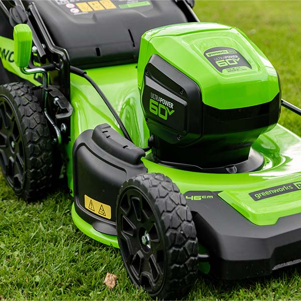 GREENWORKS 60V Pro Brushless Self-Propelled Lawnmower 46cm (18”) 4.0Ah Battery & Charger Kit