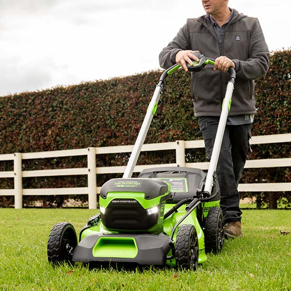 GREENWORKS 60V Pro Brushless Self-Propelled Lawnmower 51cm (21”) 8.0Ah Battery & Charger Kit