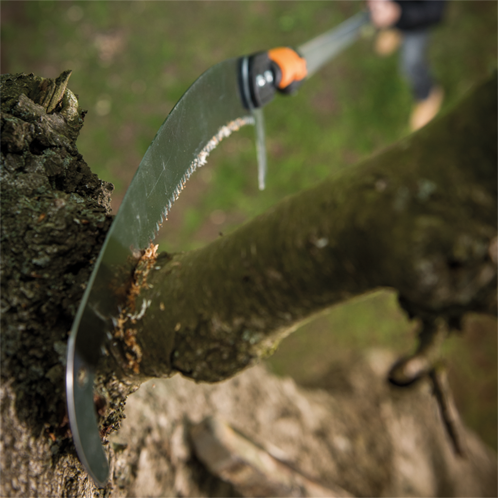 Fiskars QuickFit Telescopic 2.2-4.5m Palm Saw Tree Pruner Saw and Pole JM1544