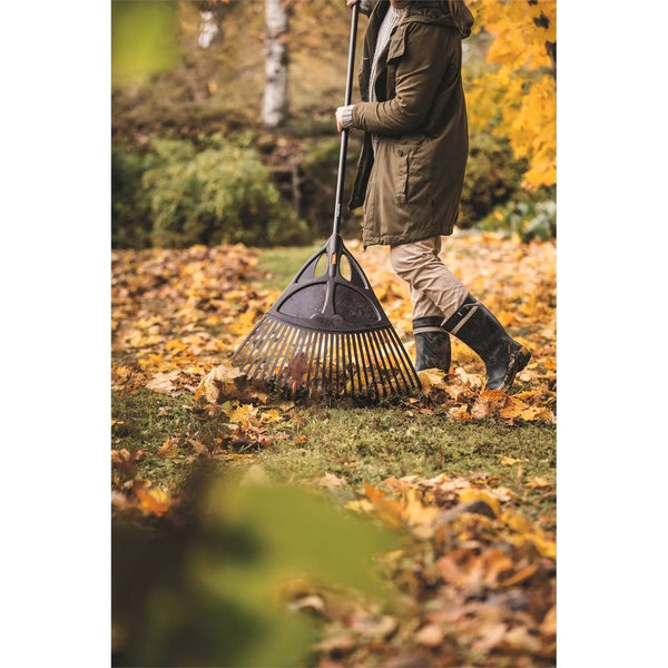 Fiskars XL Solid Garden Aluminium Shaft Leaf Rake JM1521 – Power Mowers