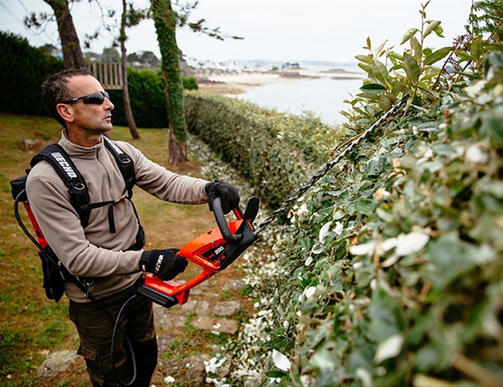 Echo DHC-200 56V eFORCE® Handle Battery Hedge Trimmer Skin - 624mm Blades