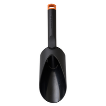Load image into Gallery viewer, Fiskars Nyglass Garden Soil Scoop JM1526