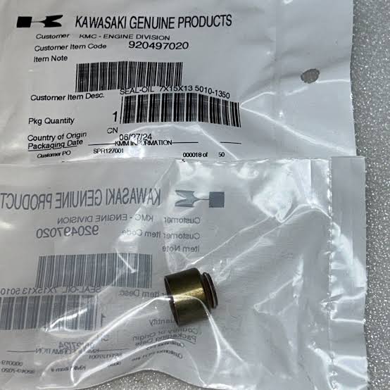 Kawasaki FX751V/FX801V/FX850V/FX921V/FXT00V Valve Guide Seal KAW92049-7020